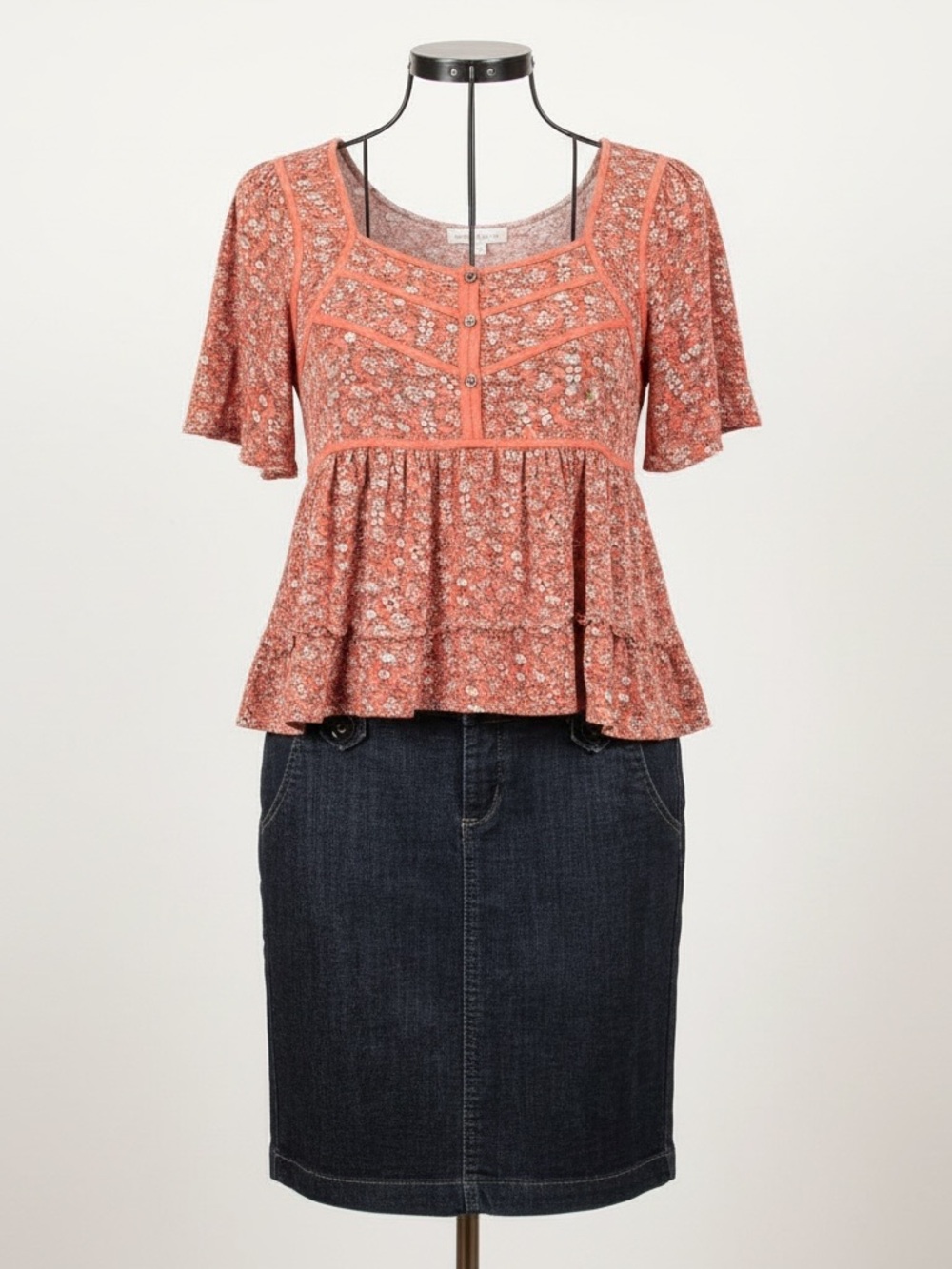 Rewind Rust Floral Button-Front Peplum Top